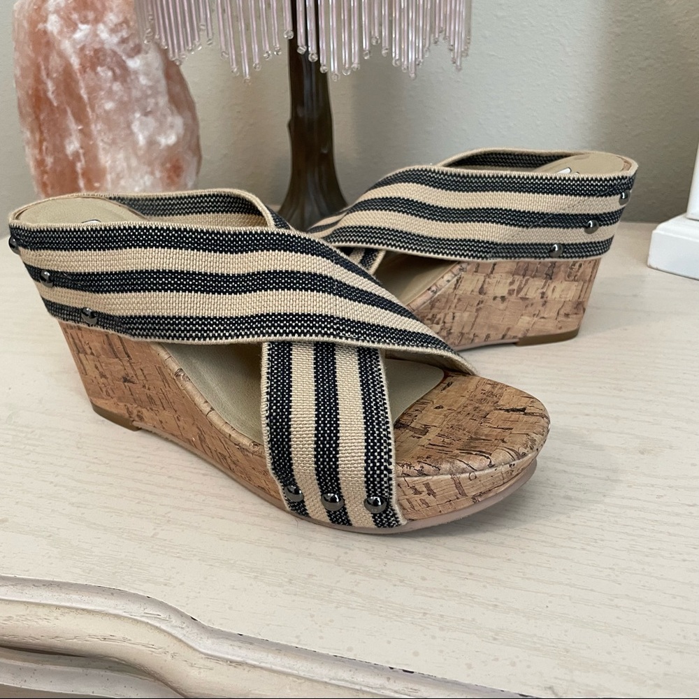 bp wedge sandal, size 6